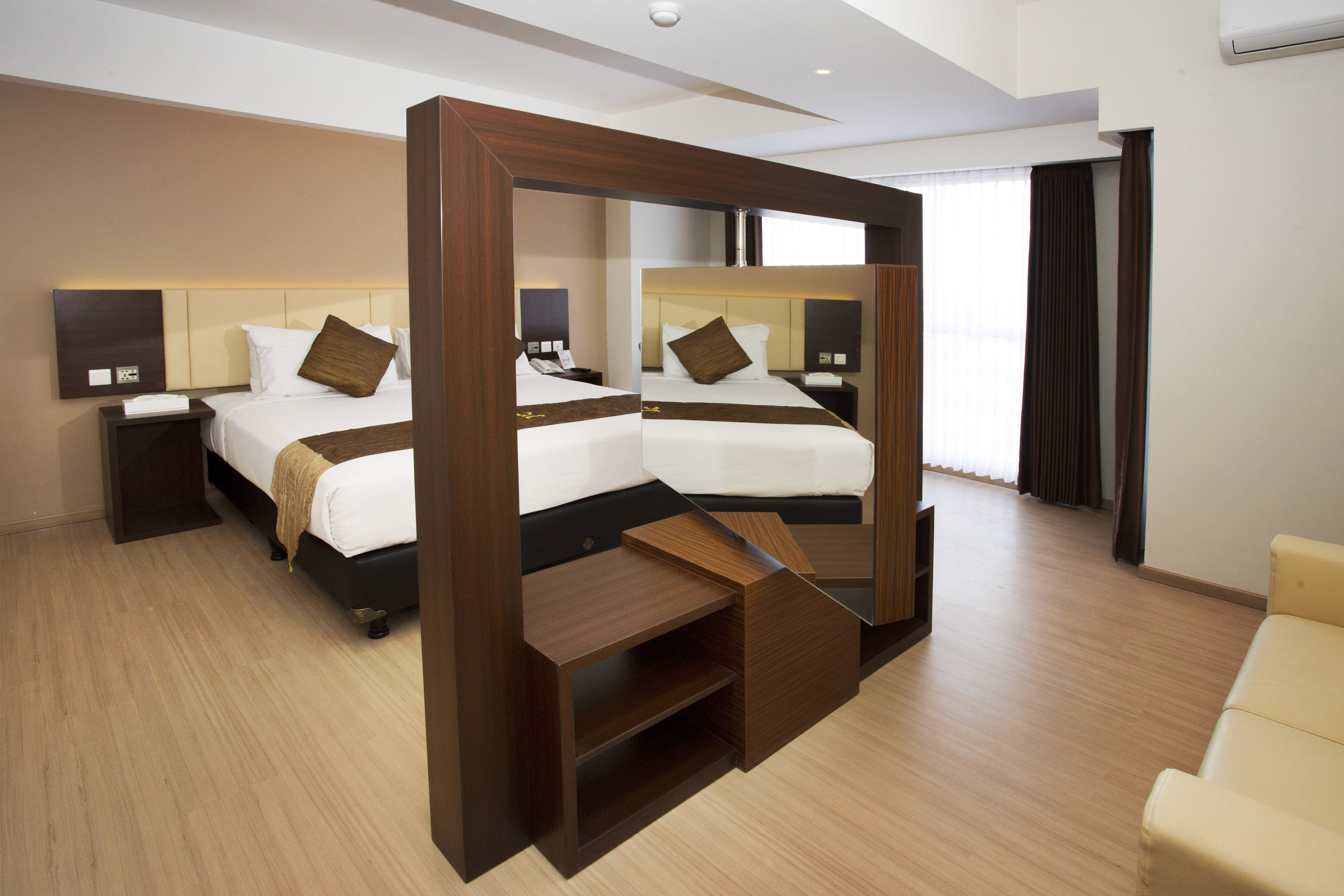 Room 3 Image 3